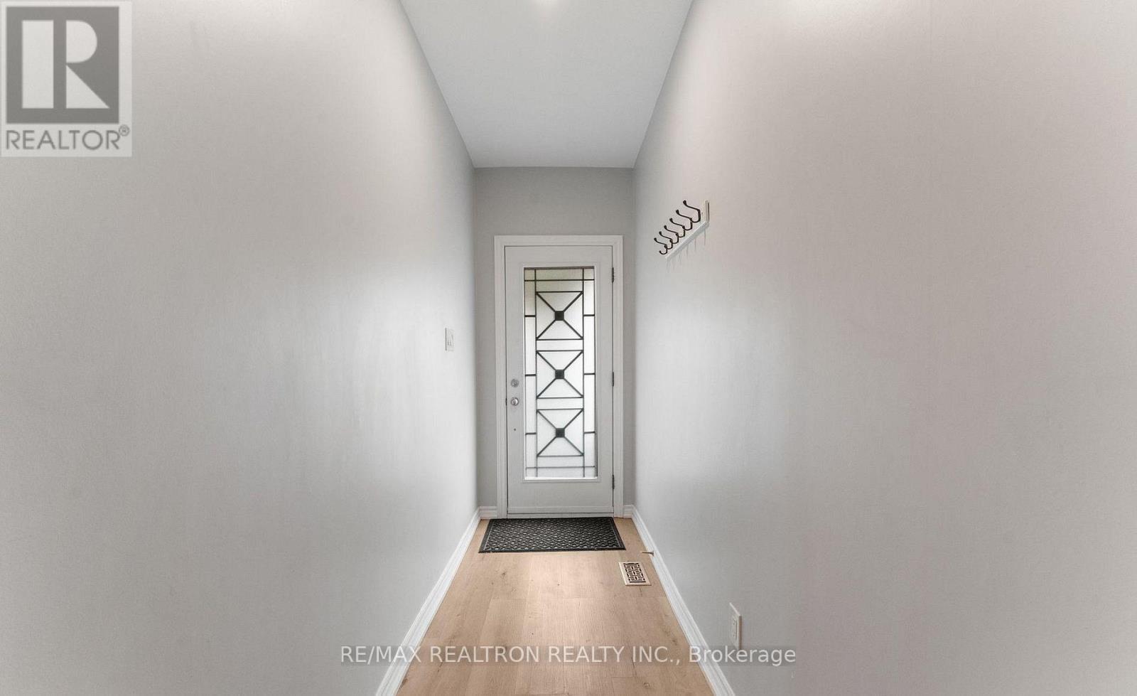1 - 1045 Cannon Street E listing photo 5